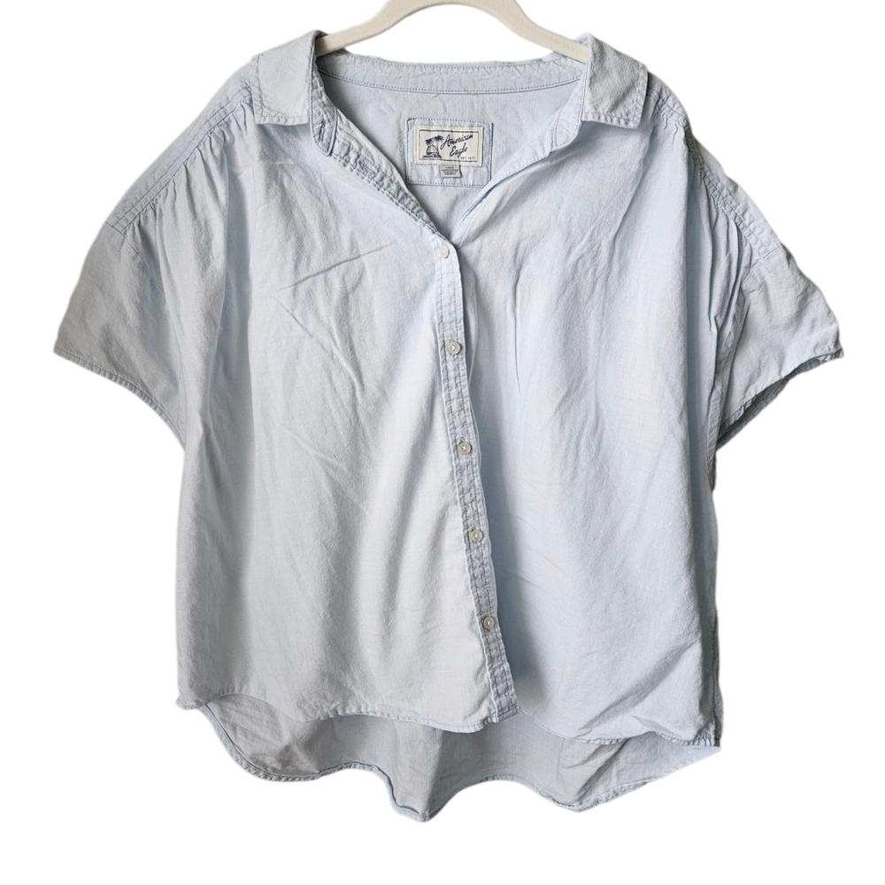 American Eagle Women's short sleeve lightweight button-up large
